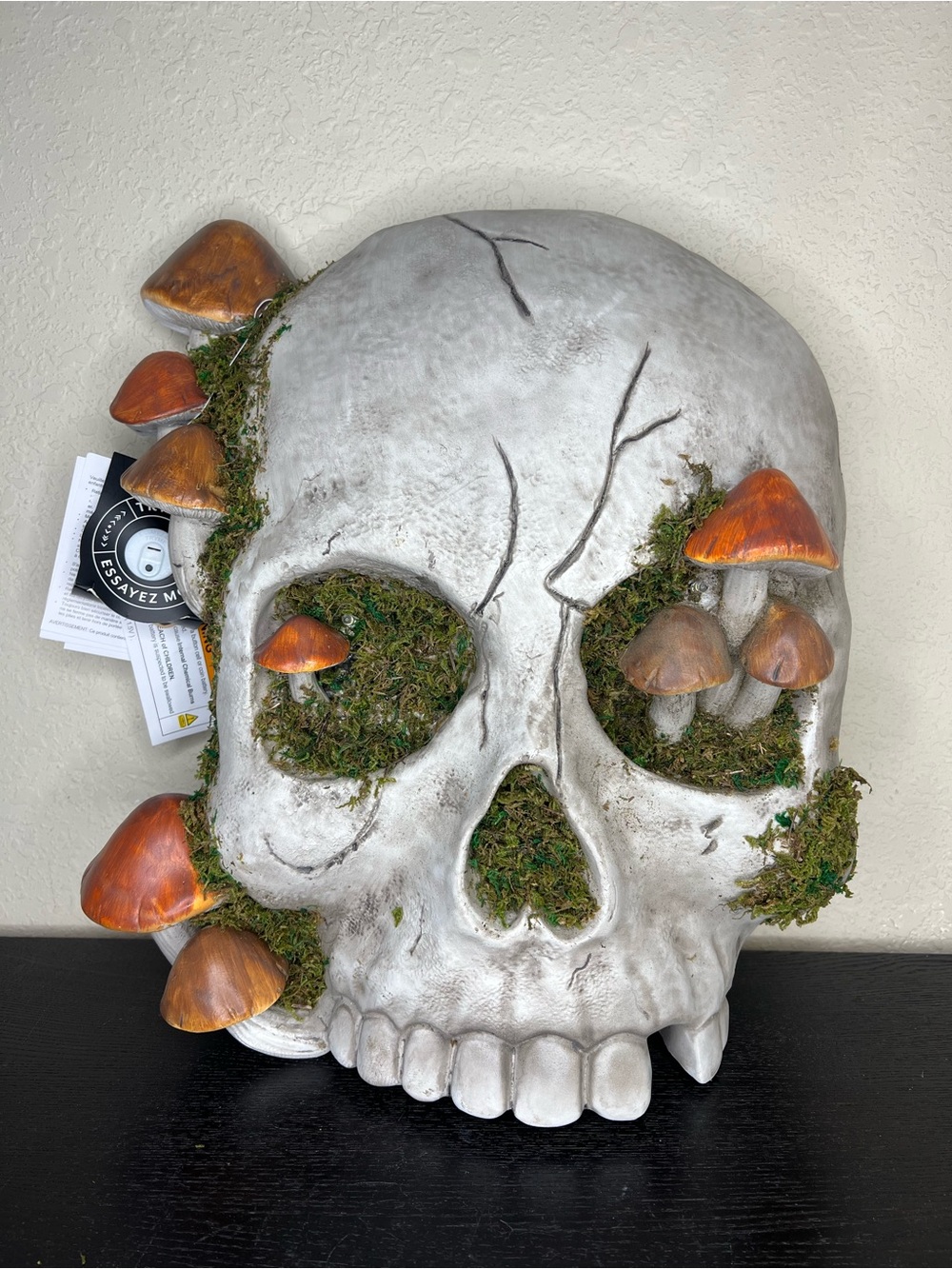 NEW Hallow’s Eve Skull with Mushrooms & Moss Light Up & Sound Halloween Decor